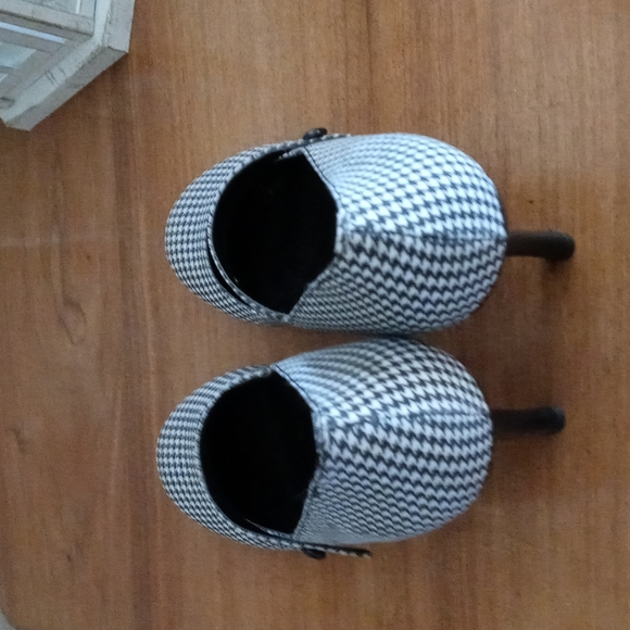 High heels - Picture 4 of 8